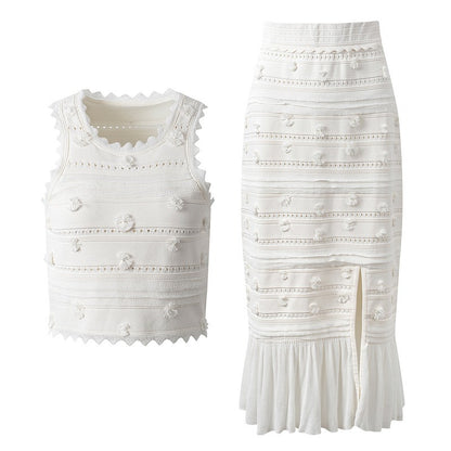 Tank top with ruffled edge and split half skirt fashionable and gentle in spring and summer